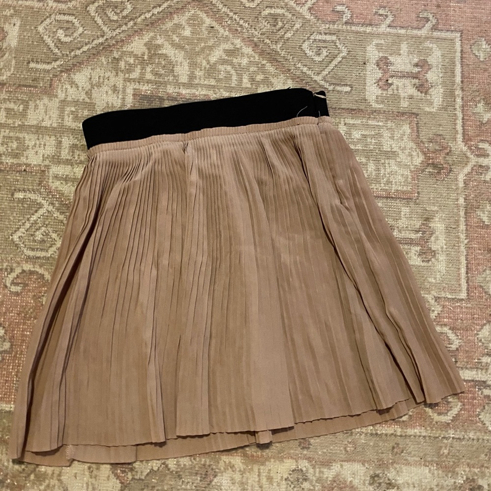 Nude Zara pleated skirt